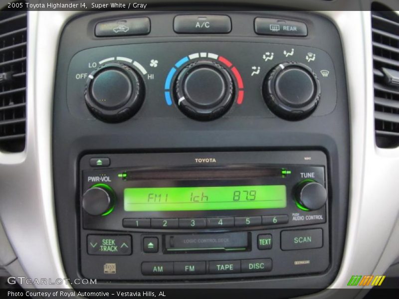 Super White / Gray 2005 Toyota Highlander I4