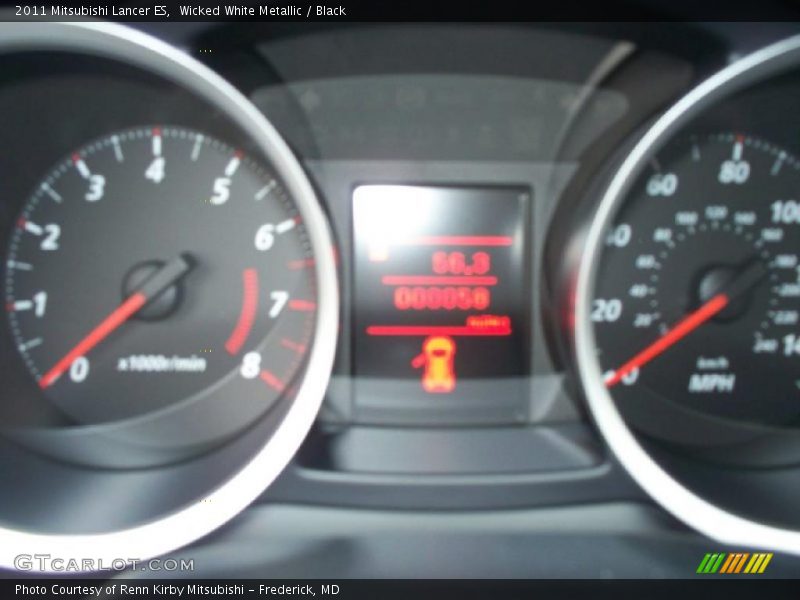 Wicked White Metallic / Black 2011 Mitsubishi Lancer ES