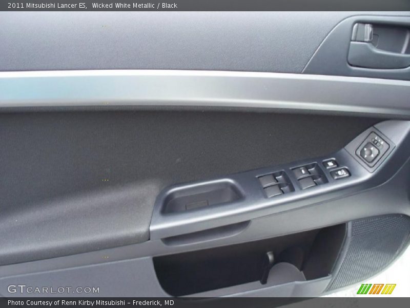 Wicked White Metallic / Black 2011 Mitsubishi Lancer ES