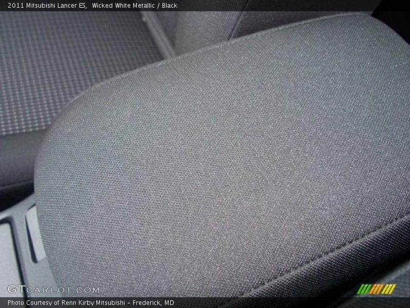Wicked White Metallic / Black 2011 Mitsubishi Lancer ES