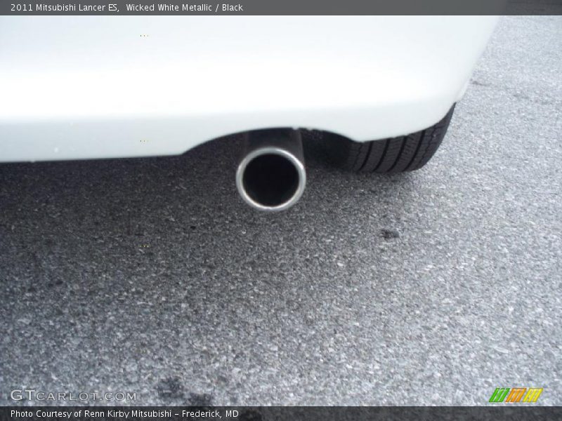 Wicked White Metallic / Black 2011 Mitsubishi Lancer ES