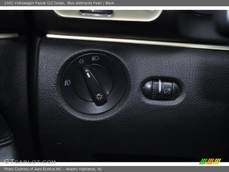 Blue Anthracite Pearl / Black 2002 Volkswagen Passat GLS Sedan
