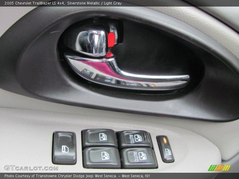Silverstone Metallic / Light Gray 2005 Chevrolet TrailBlazer LS 4x4