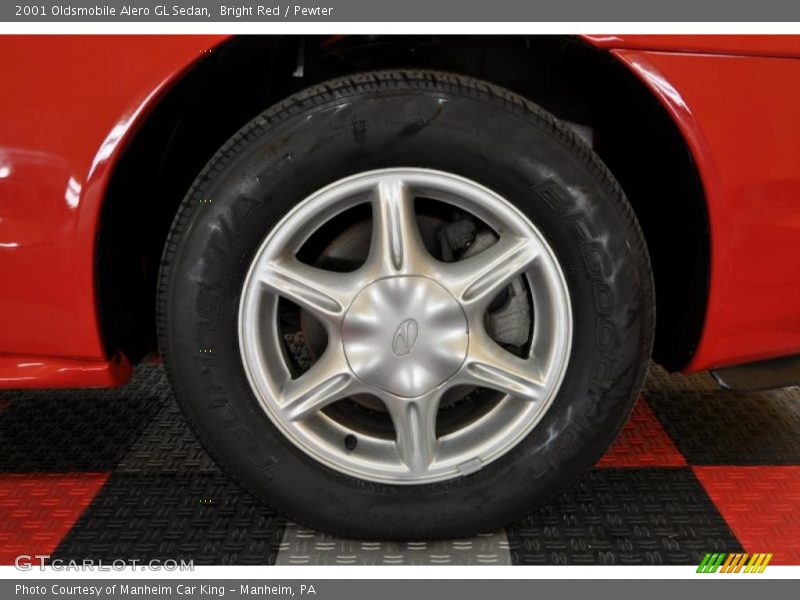Bright Red / Pewter 2001 Oldsmobile Alero GL Sedan