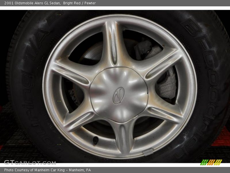 Bright Red / Pewter 2001 Oldsmobile Alero GL Sedan