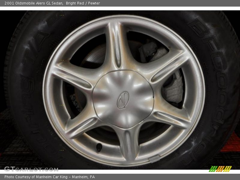 Bright Red / Pewter 2001 Oldsmobile Alero GL Sedan