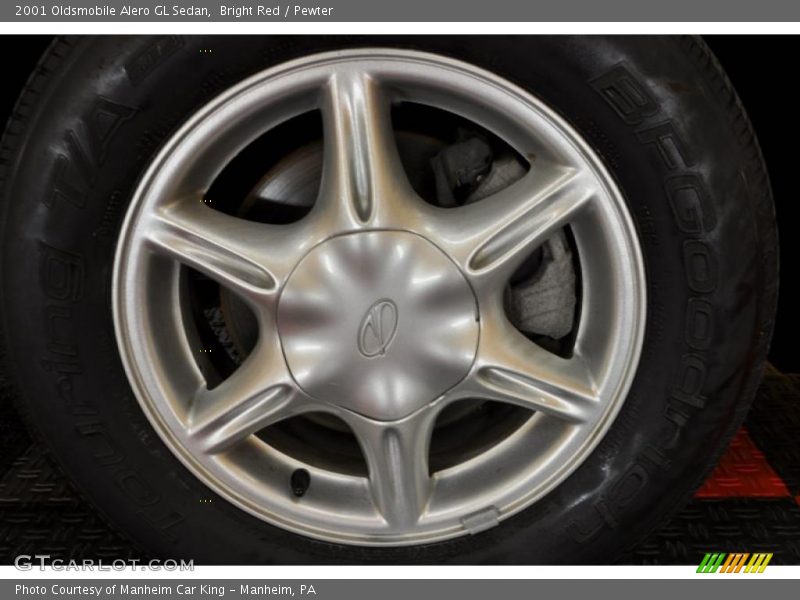 Bright Red / Pewter 2001 Oldsmobile Alero GL Sedan