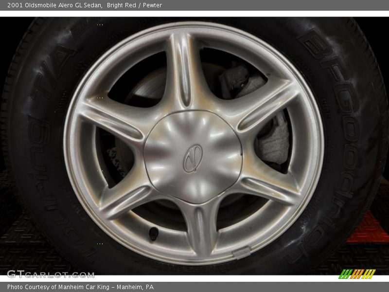 Bright Red / Pewter 2001 Oldsmobile Alero GL Sedan