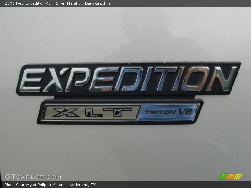 Silver Metallic / Dark Graphite 2002 Ford Expedition XLT