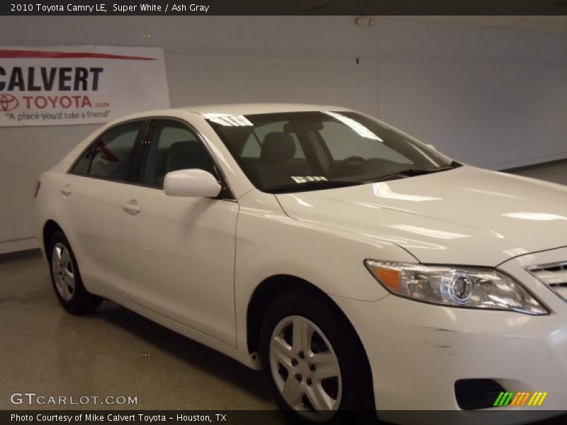 Super White / Ash Gray 2010 Toyota Camry LE