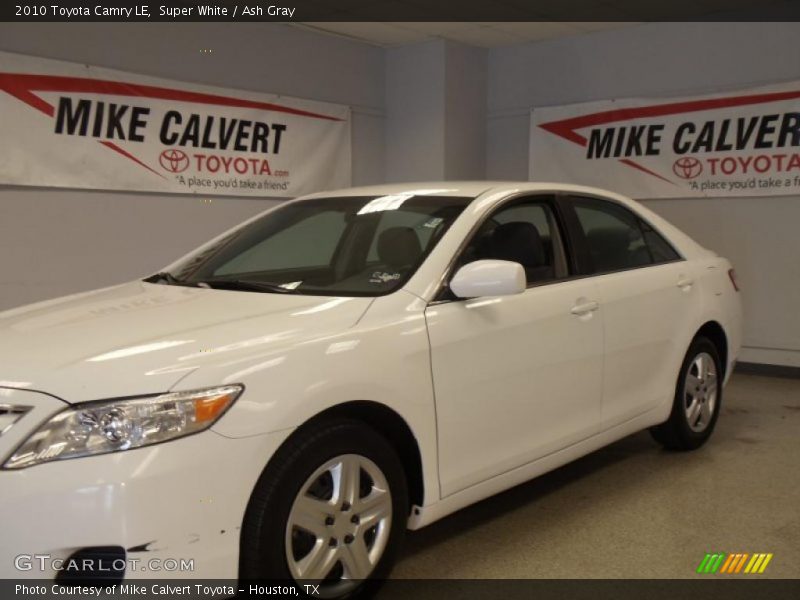 Super White / Ash Gray 2010 Toyota Camry LE