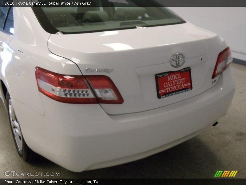 Super White / Ash Gray 2010 Toyota Camry LE