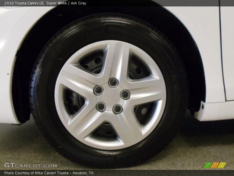 Super White / Ash Gray 2010 Toyota Camry LE