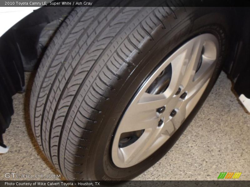 Super White / Ash Gray 2010 Toyota Camry LE
