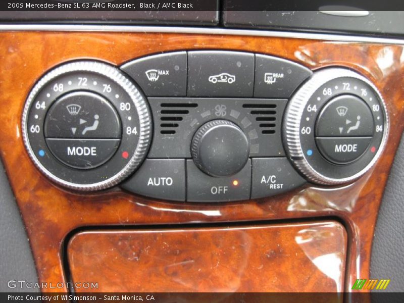 Controls of 2009 SL 63 AMG Roadster