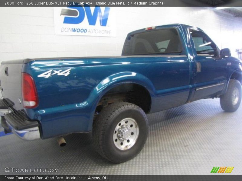 Island Blue Metallic / Medium Graphite 2000 Ford F250 Super Duty XLT Regular Cab 4x4