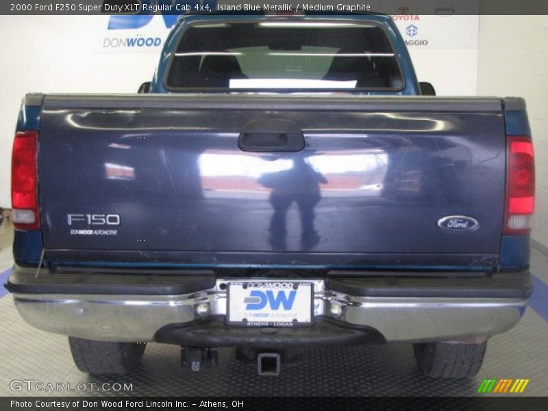 Island Blue Metallic / Medium Graphite 2000 Ford F250 Super Duty XLT Regular Cab 4x4