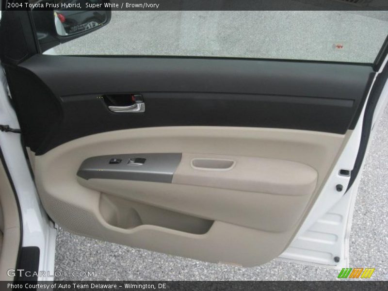 Super White / Brown/Ivory 2004 Toyota Prius Hybrid