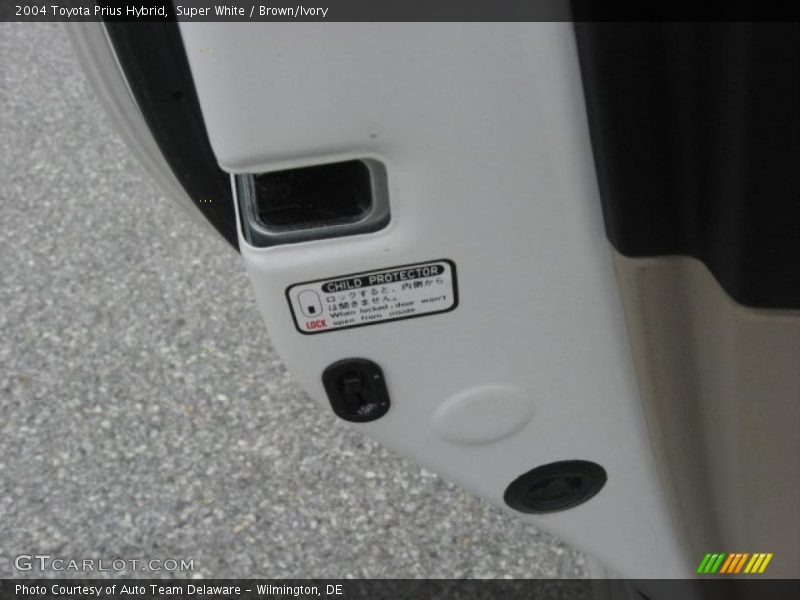 Super White / Brown/Ivory 2004 Toyota Prius Hybrid