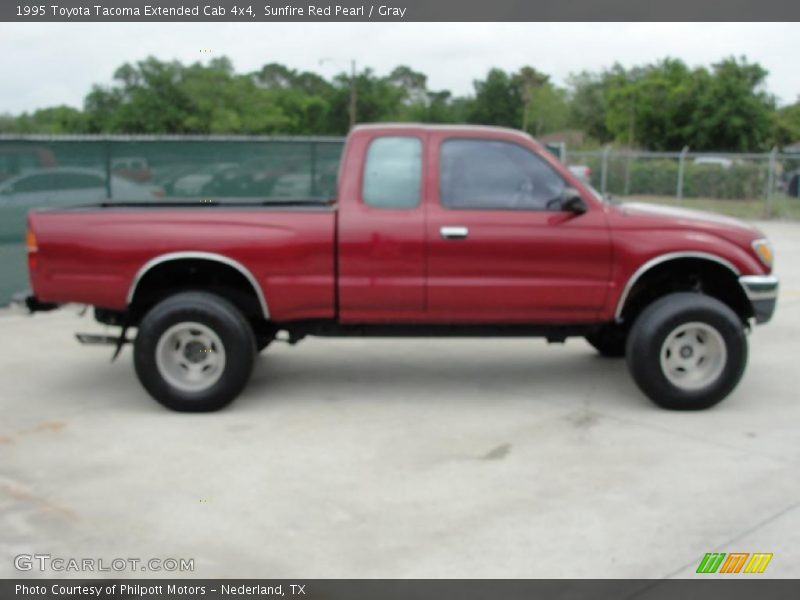 Sunfire Red Pearl / Gray 1995 Toyota Tacoma Extended Cab 4x4