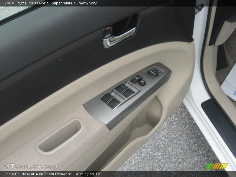 Super White / Brown/Ivory 2004 Toyota Prius Hybrid