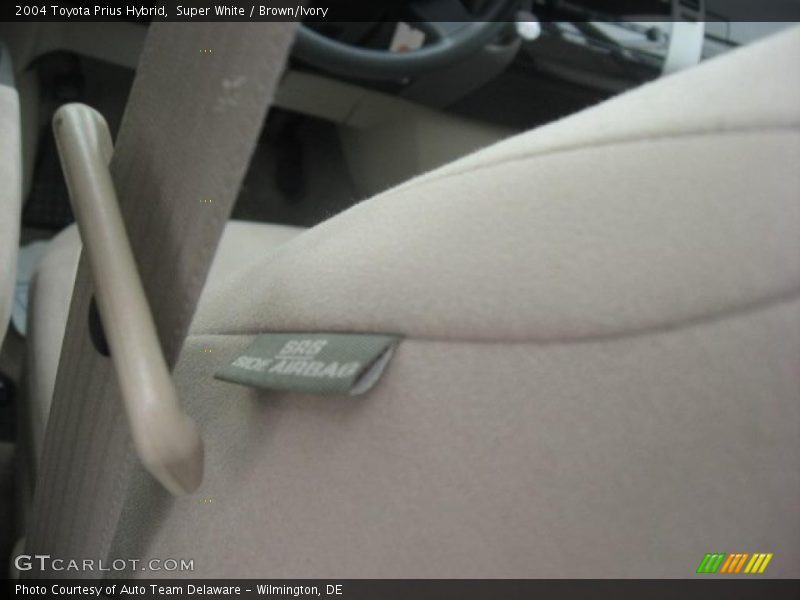Super White / Brown/Ivory 2004 Toyota Prius Hybrid