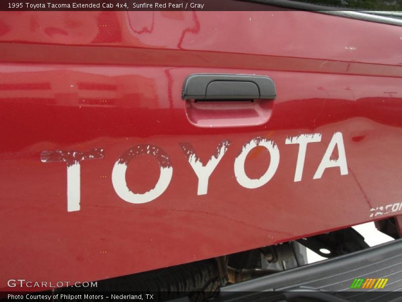 Sunfire Red Pearl / Gray 1995 Toyota Tacoma Extended Cab 4x4