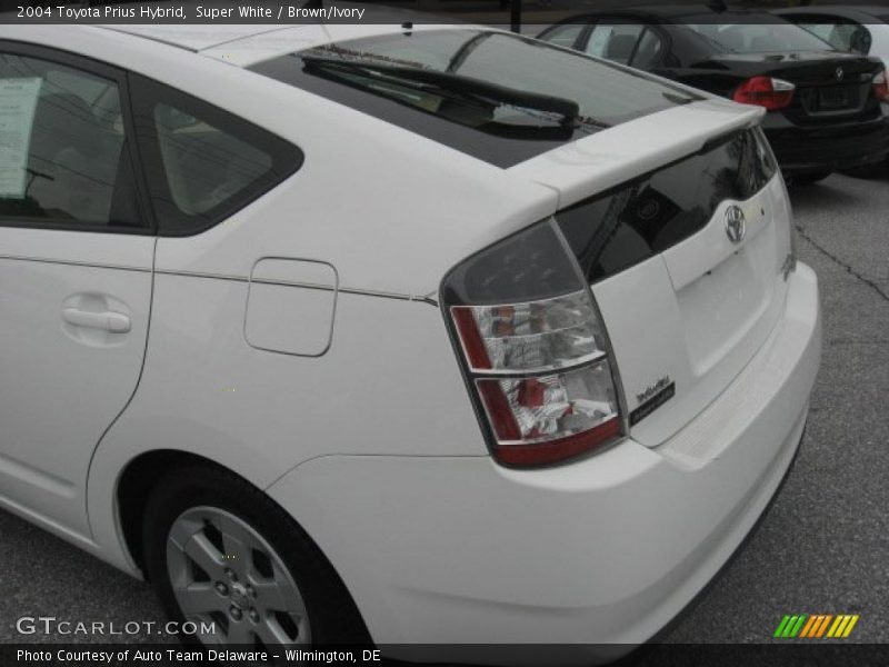 Super White / Brown/Ivory 2004 Toyota Prius Hybrid