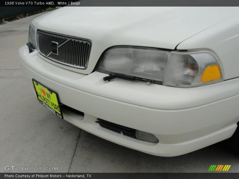 White / Beige 1998 Volvo V70 Turbo AWD