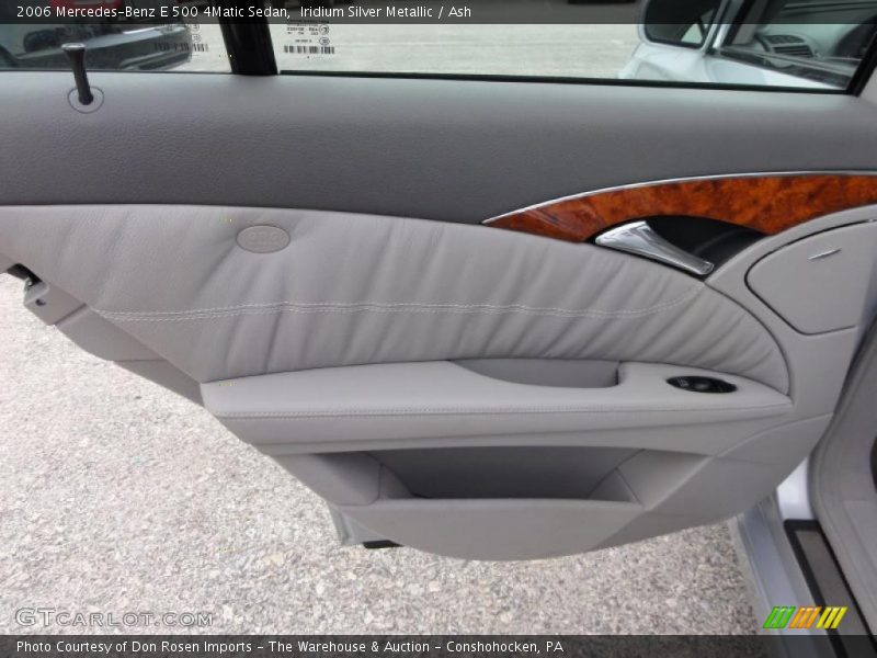 Door Panel of 2006 E 500 4Matic Sedan