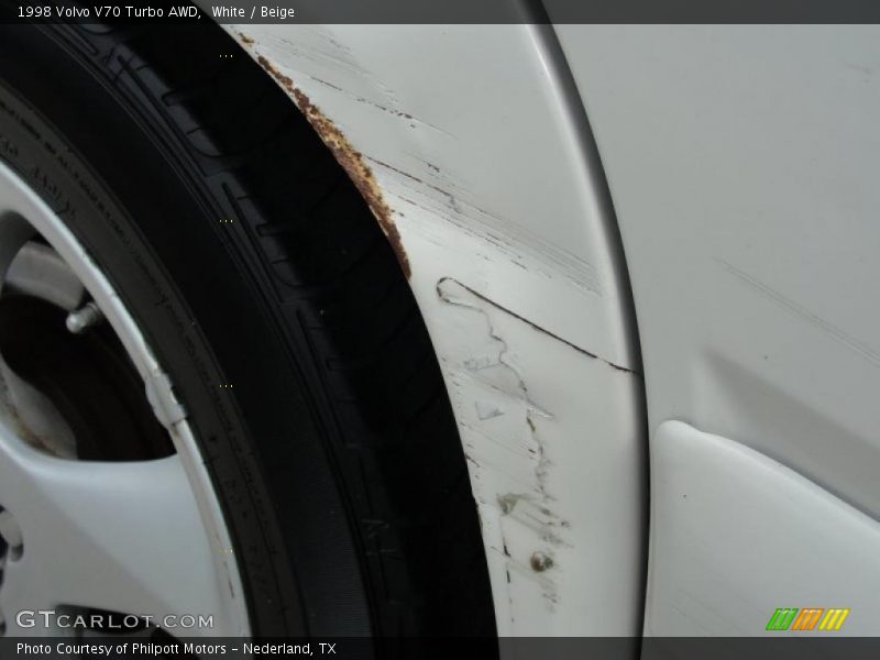 White / Beige 1998 Volvo V70 Turbo AWD