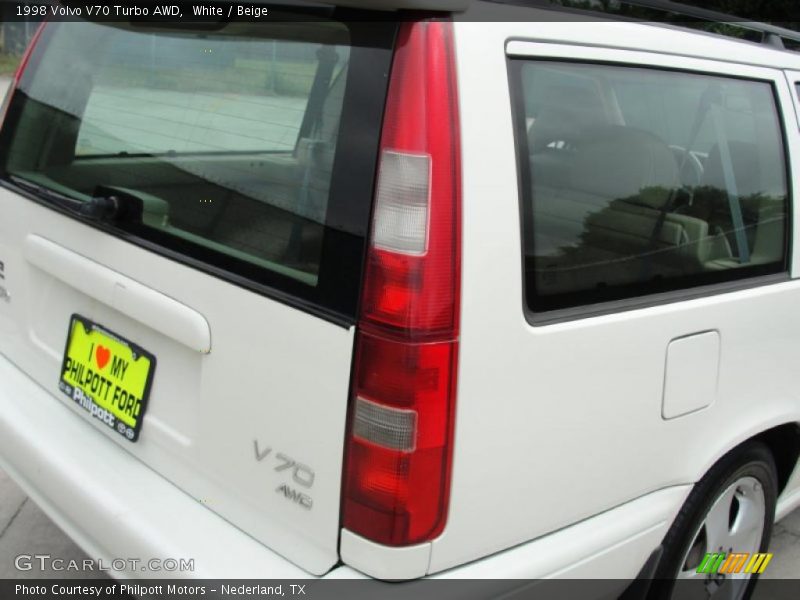 White / Beige 1998 Volvo V70 Turbo AWD