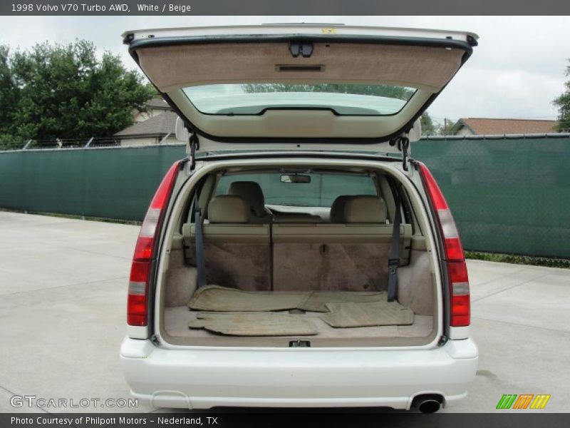 White / Beige 1998 Volvo V70 Turbo AWD