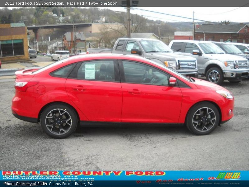 Race Red / Two-Tone Sport 2012 Ford Focus SE Sport Sedan