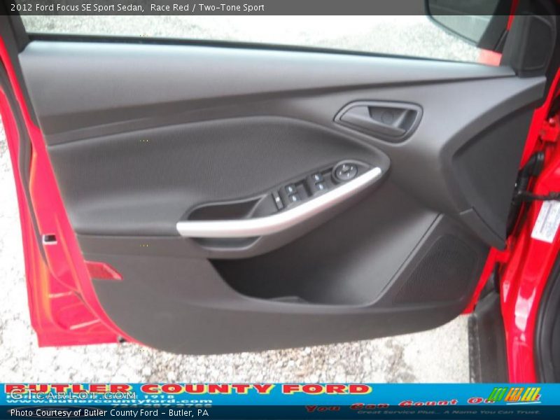 Race Red / Two-Tone Sport 2012 Ford Focus SE Sport Sedan