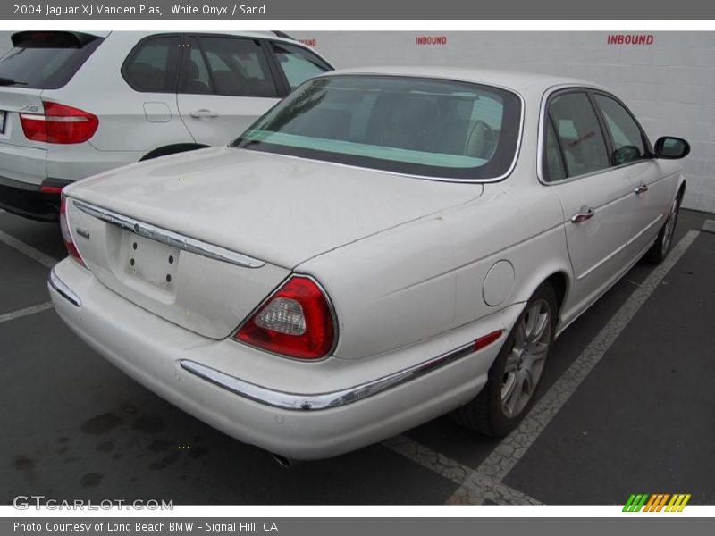 White Onyx / Sand 2004 Jaguar XJ Vanden Plas
