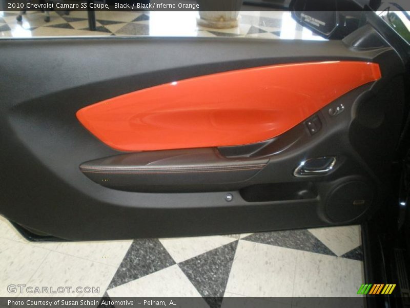 Door Panel of 2010 Camaro SS Coupe