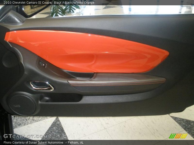 Door Panel of 2010 Camaro SS Coupe