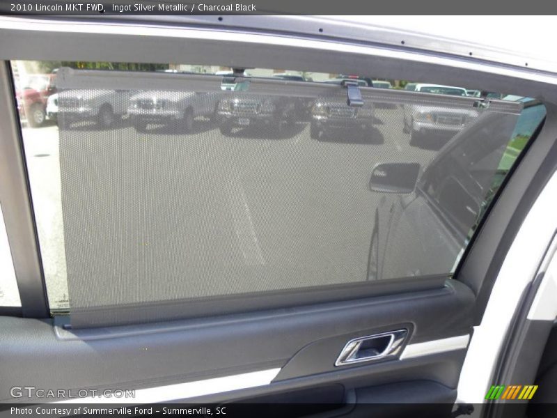Ingot Silver Metallic / Charcoal Black 2010 Lincoln MKT FWD