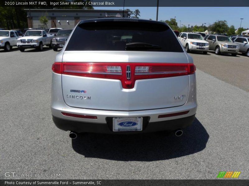 Ingot Silver Metallic / Charcoal Black 2010 Lincoln MKT FWD