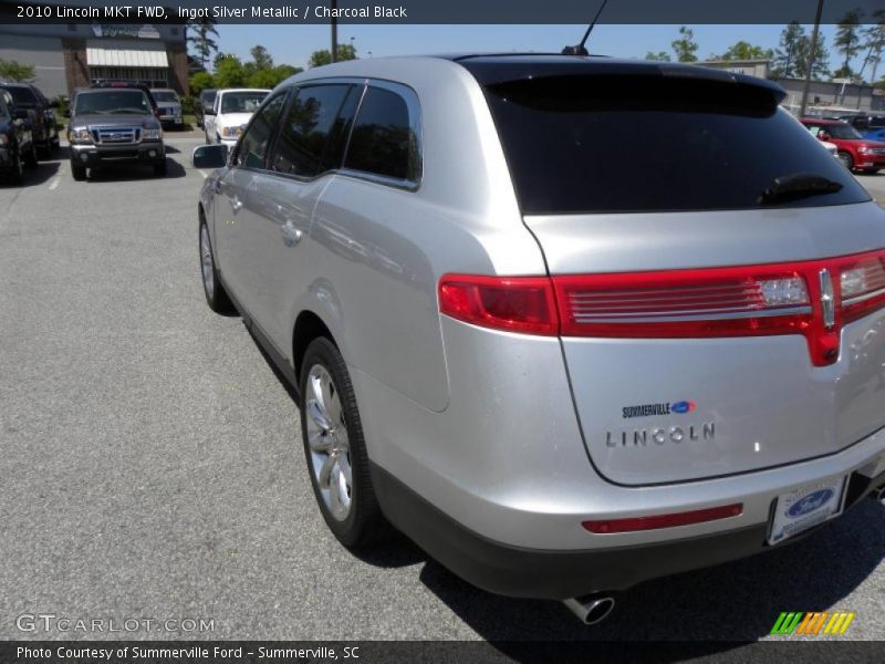 Ingot Silver Metallic / Charcoal Black 2010 Lincoln MKT FWD