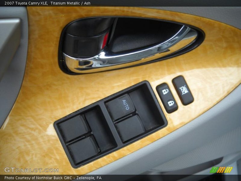 Titanium Metallic / Ash 2007 Toyota Camry XLE