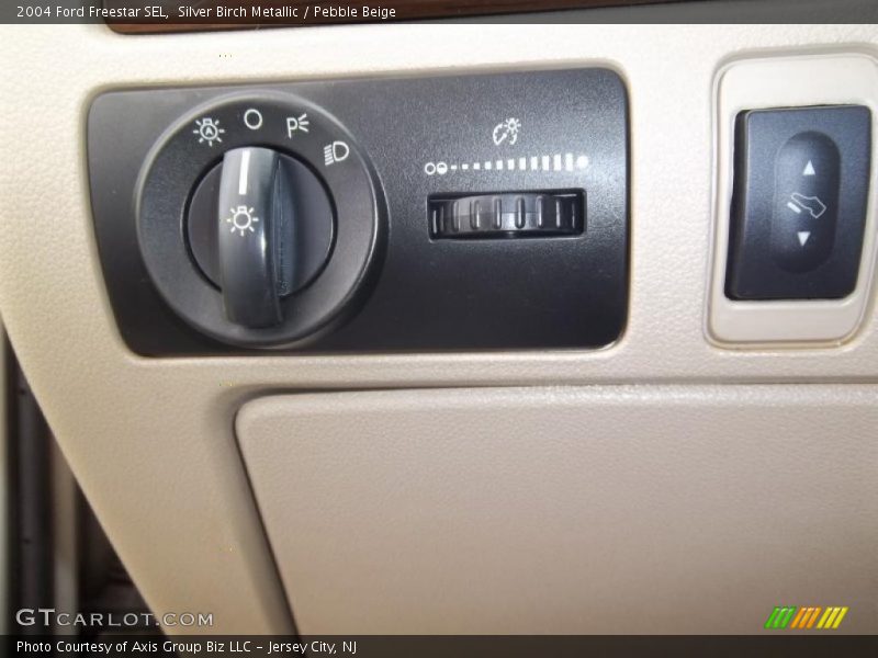 Silver Birch Metallic / Pebble Beige 2004 Ford Freestar SEL