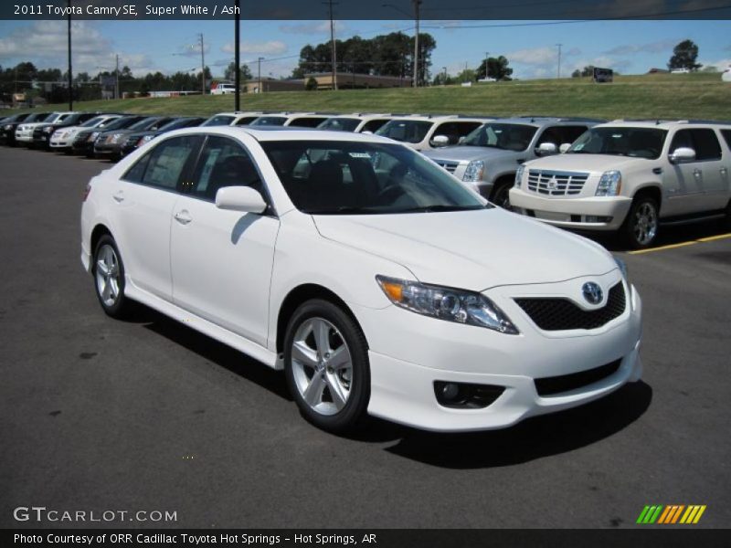 Super White / Ash 2011 Toyota Camry SE