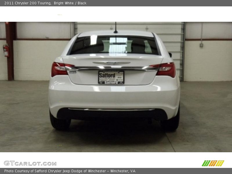 Bright White / Black 2011 Chrysler 200 Touring