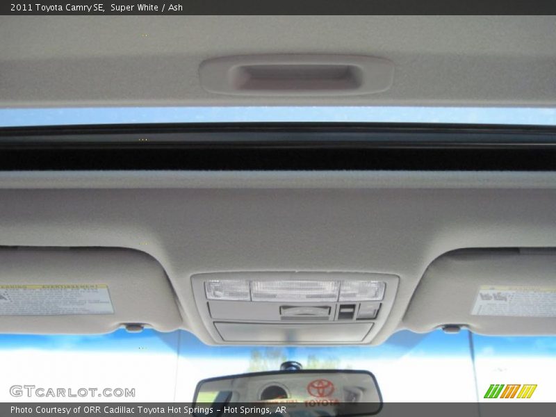 Super White / Ash 2011 Toyota Camry SE