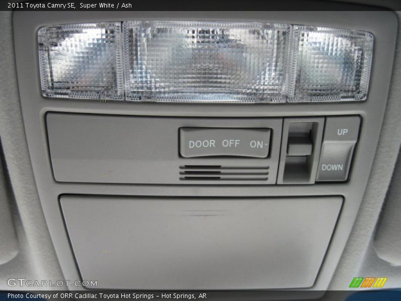 Super White / Ash 2011 Toyota Camry SE