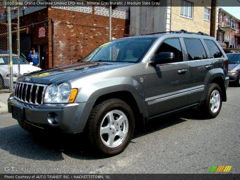 Front 3/4 View of 2007 Grand Cherokee Limited CRD 4x4