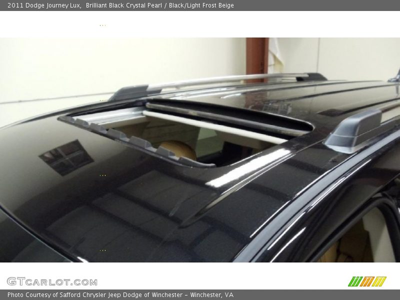 Brilliant Black Crystal Pearl / Black/Light Frost Beige 2011 Dodge Journey Lux