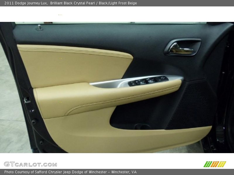 Brilliant Black Crystal Pearl / Black/Light Frost Beige 2011 Dodge Journey Lux